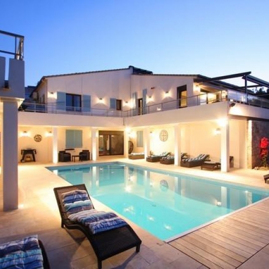  2A IMMOBILIER Calvi / L'Ile Rousse : Maison / Villa | CALVI (20260) | 235 m2 | 3 600 € 