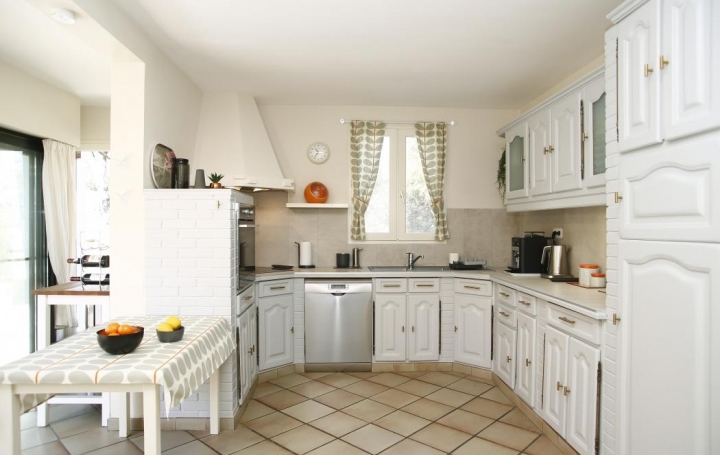 2A IMMOBILIER Calvi / L'Ile Rousse : Maison / Villa | CALVI (20260) | 235 m2 | 3 600 € 