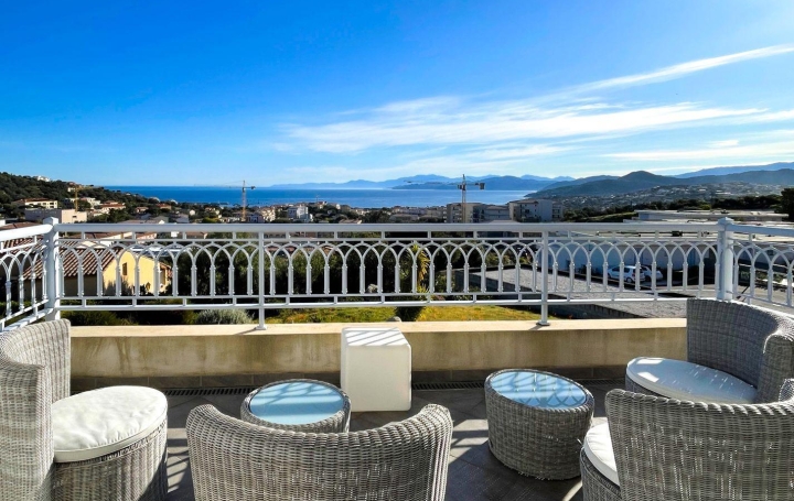 Appartement P3 L'ILE-ROUSSE 70 m2 499 000 € Appartement P3 L'ILE-ROUSSE 70 m2 499 000 €